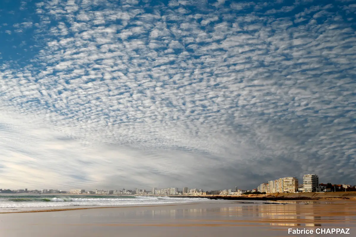 Composition photo de plage avec sujet et ciel en arrière-plan en Vendée