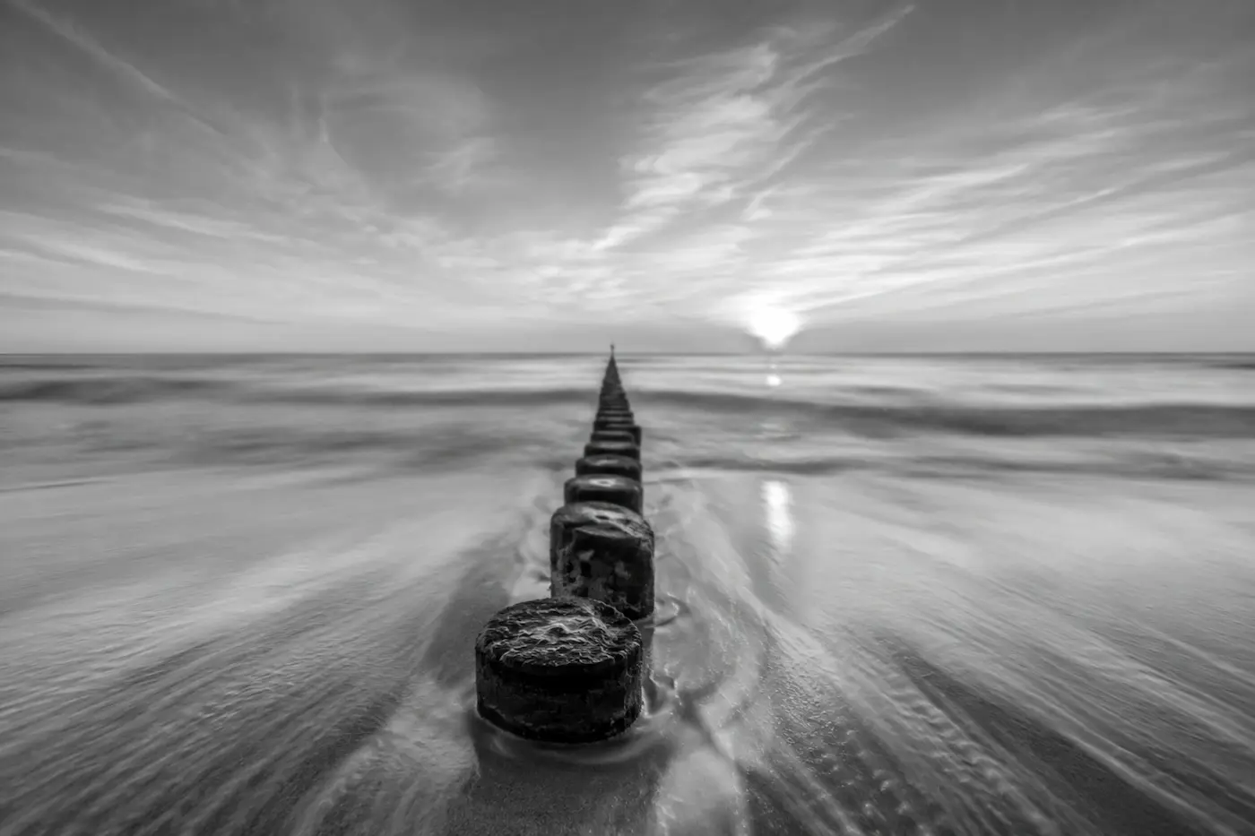 Vagues et écume sur le littoral vendéen